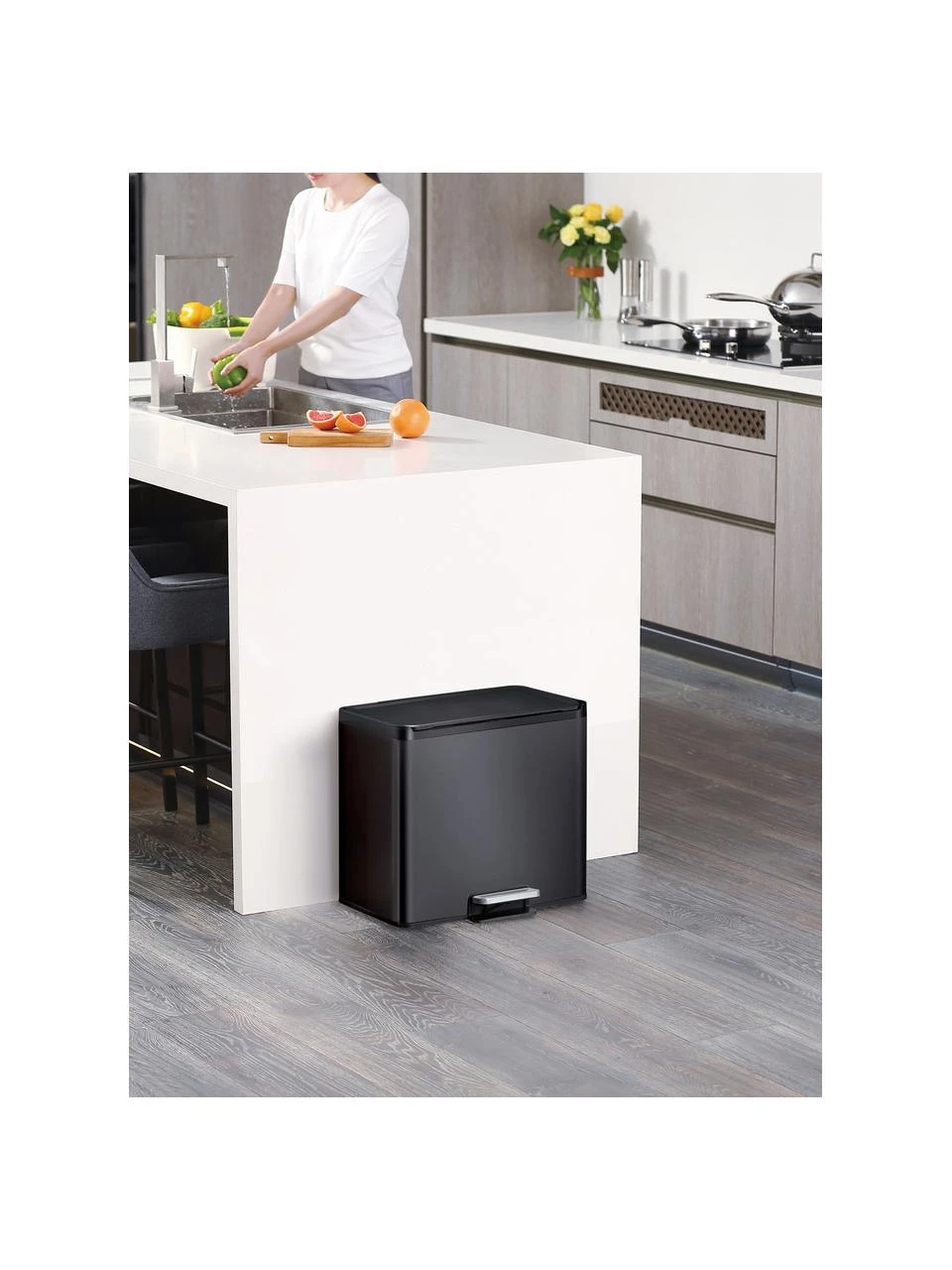 Abfalleimer Essential mit Pedal-Funktion in Schwarz, 20 L + 9 L, Behälter: Edelstahl, beschichtet, Deckel: Kunststoff, Schwarz, B 46 x H 41 cm, 20 L + 9 L Abfalleimer Essential mit Pedal-Funktion in Schwarz, 20 L + 9 L, B 46 x H 41 cm, 20 L + 9 L -Küche Geschäft Abfalleimer Essential mit Pedal Funktion in Schwarz 20 L 9 L 1