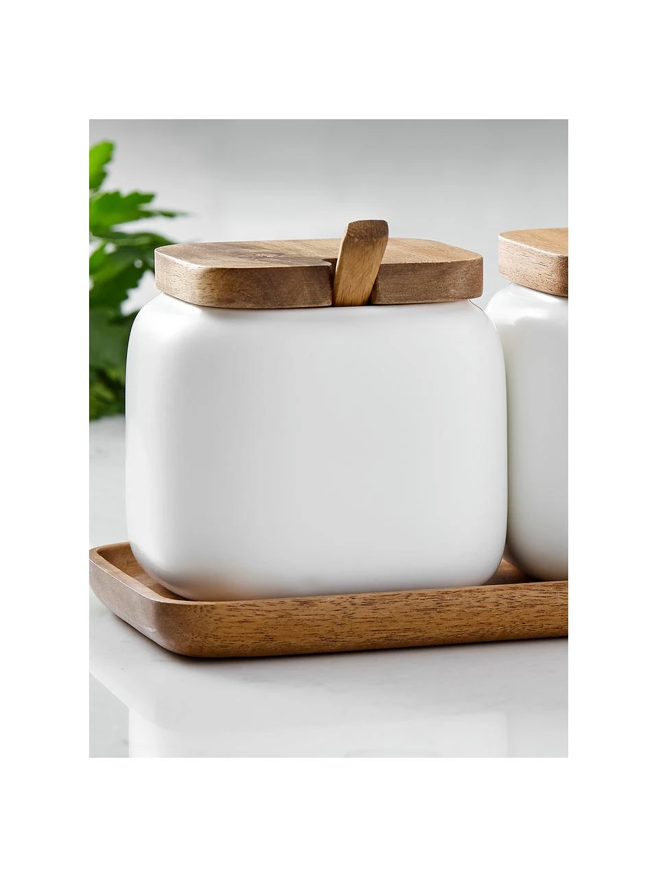 Aufbewahrungsdosen-Set Essentials aus Porzellan und Akazienholz, 7-tlg., Weiß, Akazienholz, Set mit verschiedenen Größen Ladelle Aufbewahrungsdosen-Set Essentials aus Porzellan und Akazienholz, 7-tlg., Set mit verschiedenen Größen -Küche Geschäft Aufbewahrungsdosen Set Essentials aus Porzellan und Akazienholz 7 tlg 3