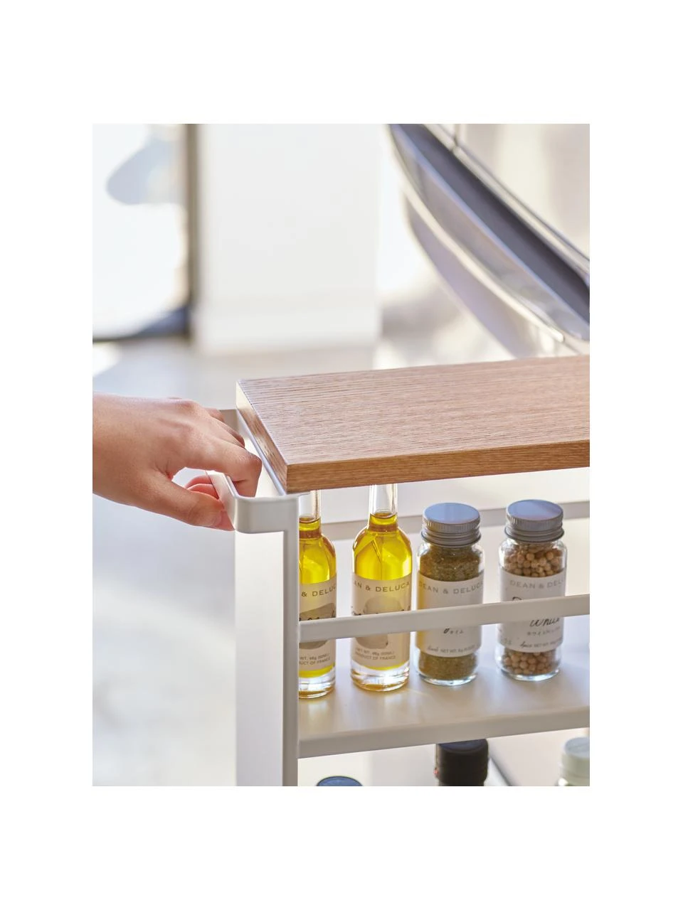 Yamazaki Aufbewahrungswagen Tower mit Griff in Weiß, B 48 x H 81 cm 6 Yamazaki Aufbewahrungswagen Tower mit Griff in Weiß, B 48 x H 81 cm – Bild 6