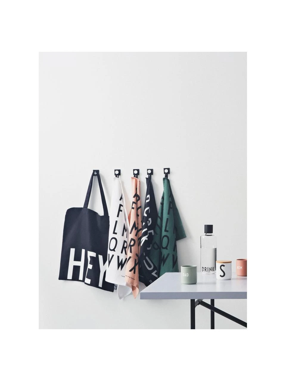 Design Letters Baumwoll-Geschirrtücher Classic in Weiß mit Designletters, 2 Stück, B 40 x L 60 cm 2 Design Letters Baumwoll-Geschirrtücher Classic in Weiß mit Designletters, 2 Stück, B 40 x L 60 cm – Bild 2