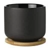 Stelton Becher Theo in Schwarz mit Deckel/Untersetzer, Ø 9 x H 9 cm, 200 ml