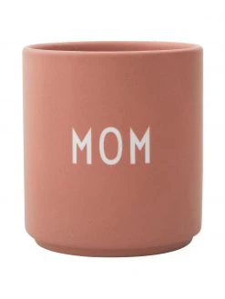 Design Letters Design Becher Favourite MOM/LOVE mit unterschiedlichen Schriftzug auf Vorder- & Rückseite, Ø 8 x H 9 cm, 250 ml