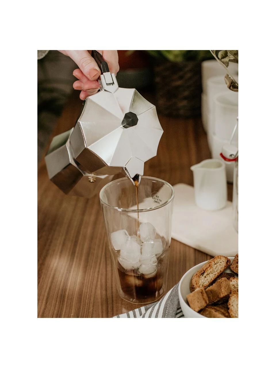 BUTLERS Doppelwandiges Thermoglas Hot & Cold, Ø 9 x H 15 cm, 350 ml 2 BUTLERS Doppelwandiges Thermoglas Hot & Cold, Ø 9 x H 15 cm, 350 ml – Bild 2