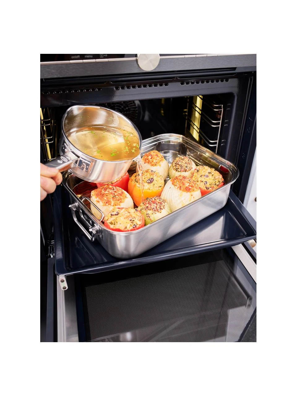 Rösle Edelstahl-Bräter Expertiso mit Innenskalierung, B 38 x H 18 cm 2 Rösle Edelstahl-Bräter Expertiso mit Innenskalierung, B 38 x H 18 cm – Bild 2