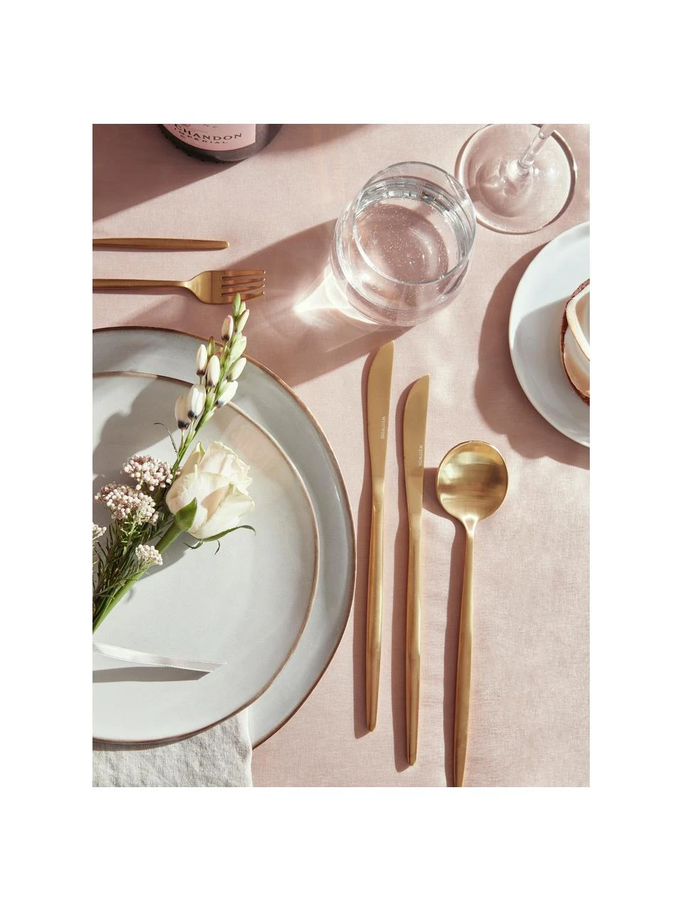 Goldfarbenes Besteck-Set Shimmer matt gebürstet, in verschiedenen Setgrößen, Messer: Edelstahl 13/0 Das Bestec, Goldfarben, gebürstet, 4 Personen (20-tlg.) Westwing Collection Goldfarbenes Besteck-Set Shimmer matt gebürstet, in verschiedenen Setgrößen, 1 Person (5-tlg.) -Küche Geschäft Goldfarbenes Besteck Set Shimmer matt geburstet in verschiedenen Setgrossen 1