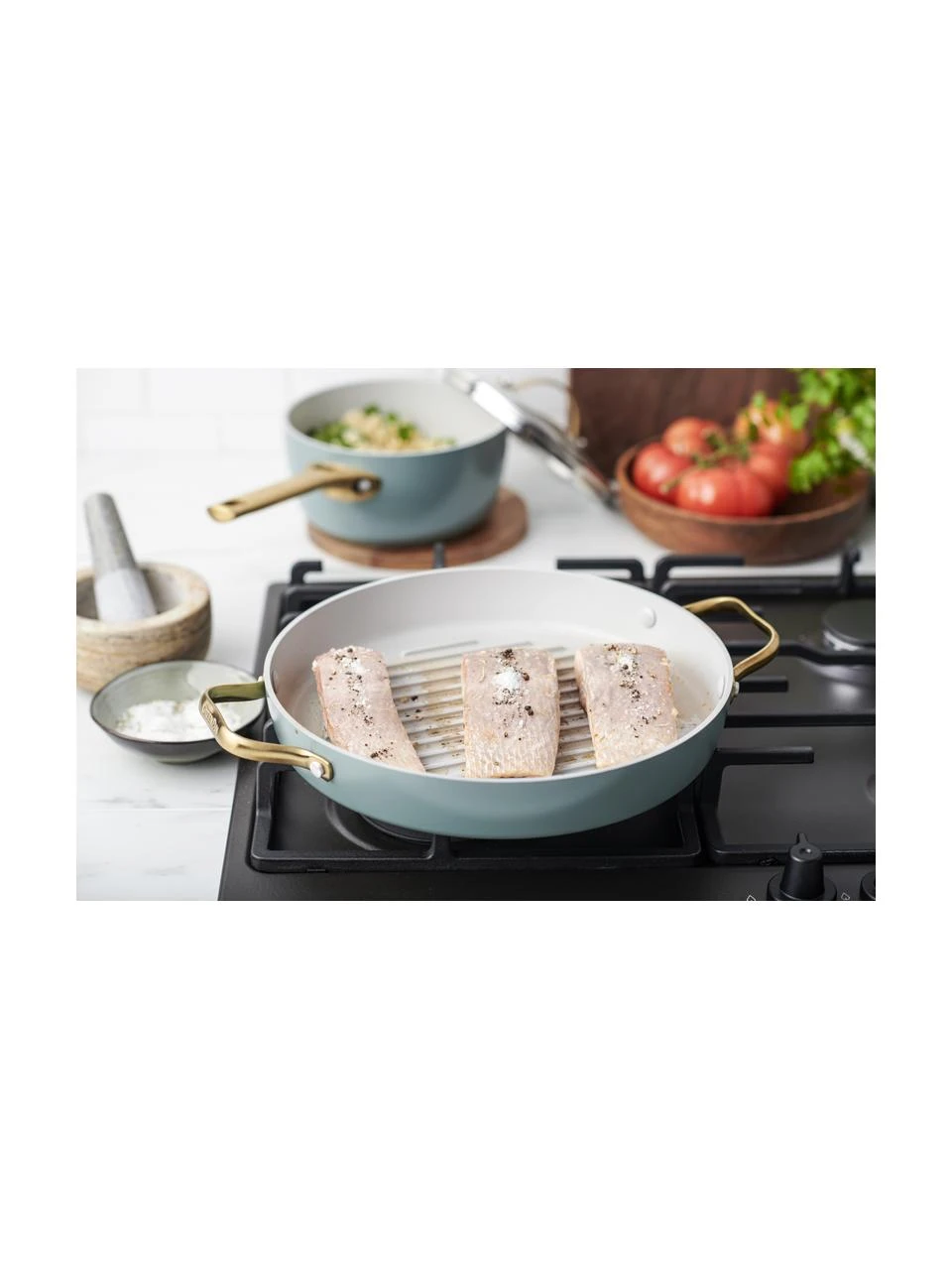 Grillpfanne Padova mit Deckel in Blau mit Antihaftbeschichtung, Ø 28 cmNur noch 1 Artikel verfügbar 2 Grillpfanne Padova mit Deckel in Blau mit Antihaftbeschichtung, Ø 28 cmNur noch 1 Artikel verfügbar – Bild 2