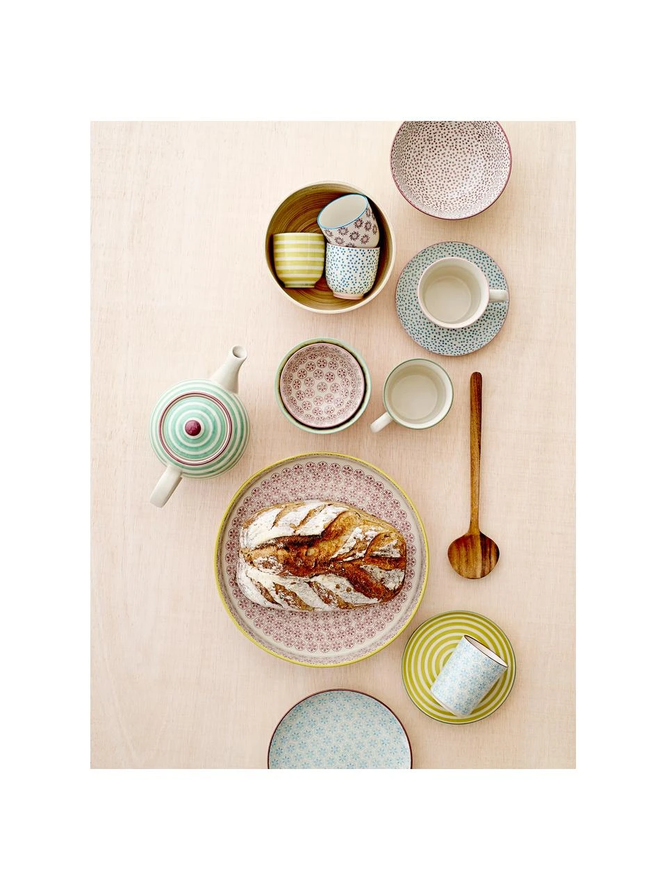 Handbemalte Teekanne Patrizia mit verspieltem Muster, 1.2 L, Steingut, Außen: Grün, Creme, Violett Innen: Creme, 1.2 L Bloomingville Handbemalte Teekanne Patrizia mit verspieltem Muster, 1.2 L -Küche Geschäft Handbemalte Teekanne Patrizia mit verspieltem Muster 12 L 1