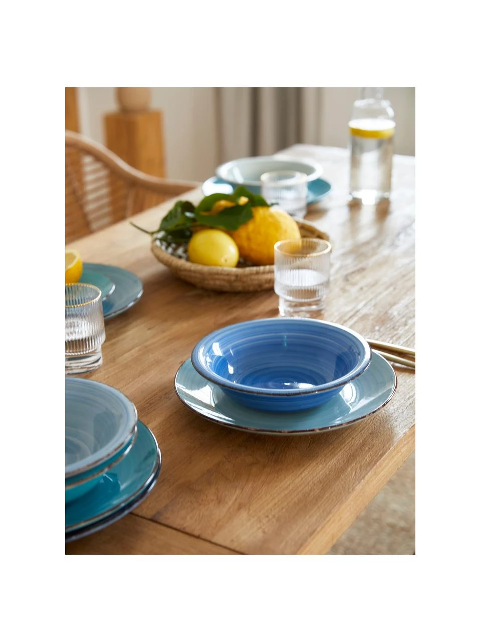 Handbemaltes Geschirr-Set Baita in Blautönen, 6 Personen (18-tlg.), Steingut (Dolomitstein), handbemalt, Blautöne, Set mit verschiedenen Größen Villa D'Este Home Tivoli Handbemaltes Geschirr-Set Baita in Blautönen, 6 Personen (18-tlg.), Set mit verschiedenen Größen -Küche Geschäft Handbemaltes Geschirr Set Baita in Blautonen 6 Personen 18 tlg 1