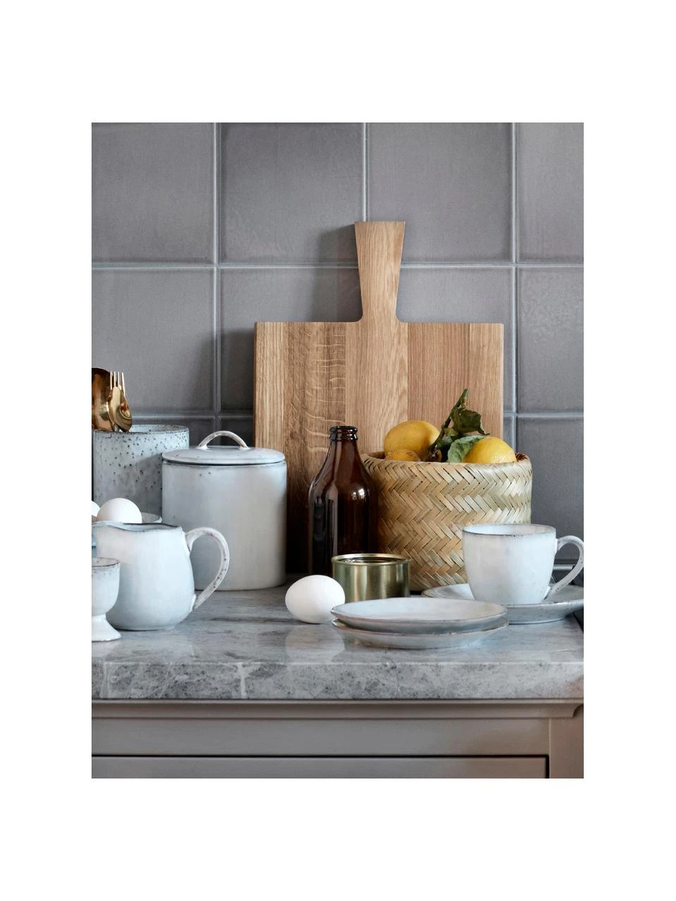 Broste Copenhagen Handgemachte Aufbewahrungsdose Nordic Sand aus Steingut, Ø 12 x H 12 cm, Ø 12 x H 12 cm, 1 L 2 Broste Copenhagen Handgemachte Aufbewahrungsdose Nordic Sand aus Steingut, Ø 12 x H 12 cm, Ø 12 x H 12 cm, 1 L – Bild 2