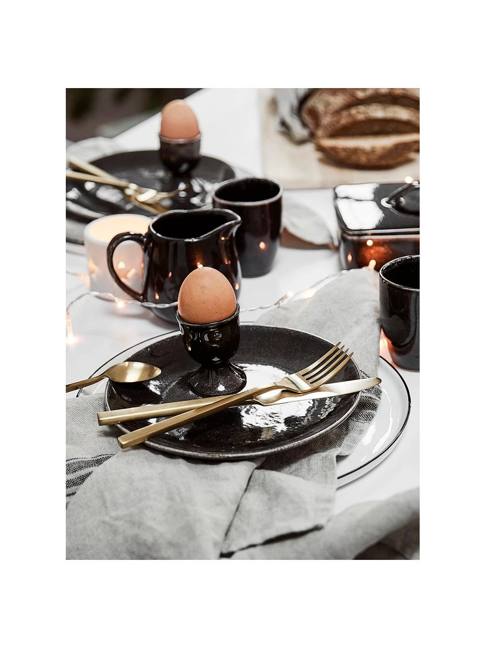 Broste Copenhagen Handgemachte Eierbecher Nordic Coal aus Steingut, 4 Stück, Ø 5 x H 6 cm 2 Broste Copenhagen Handgemachte Eierbecher Nordic Coal aus Steingut, 4 Stück, Ø 5 x H 6 cm – Bild 2