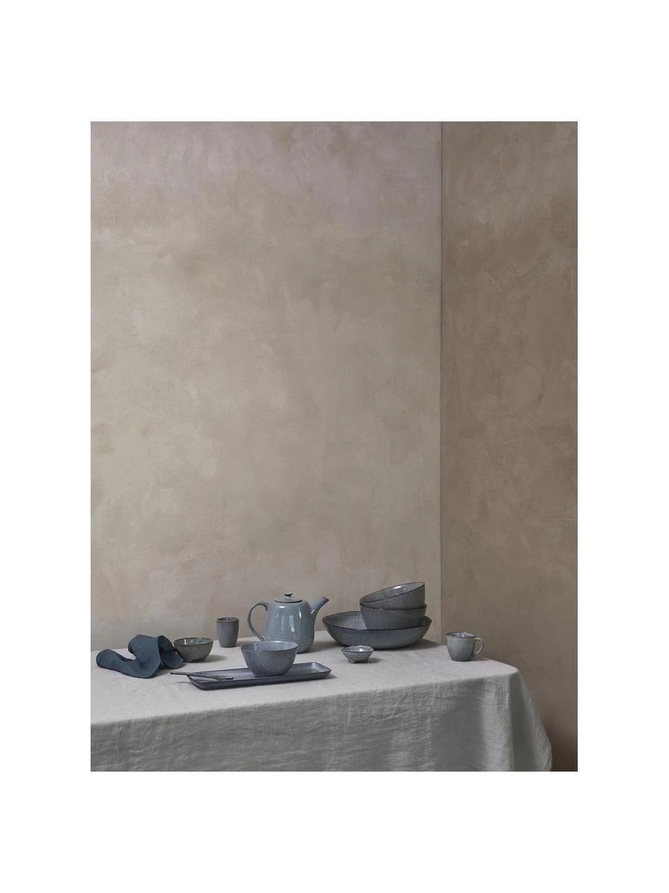 Broste Copenhagen Handgemachte Servierplatte Nordic Sea aus Steingut, L 35 x B 13 cm 2 Broste Copenhagen Handgemachte Servierplatte Nordic Sea aus Steingut, L 35 x B 13 cm – Bild 2