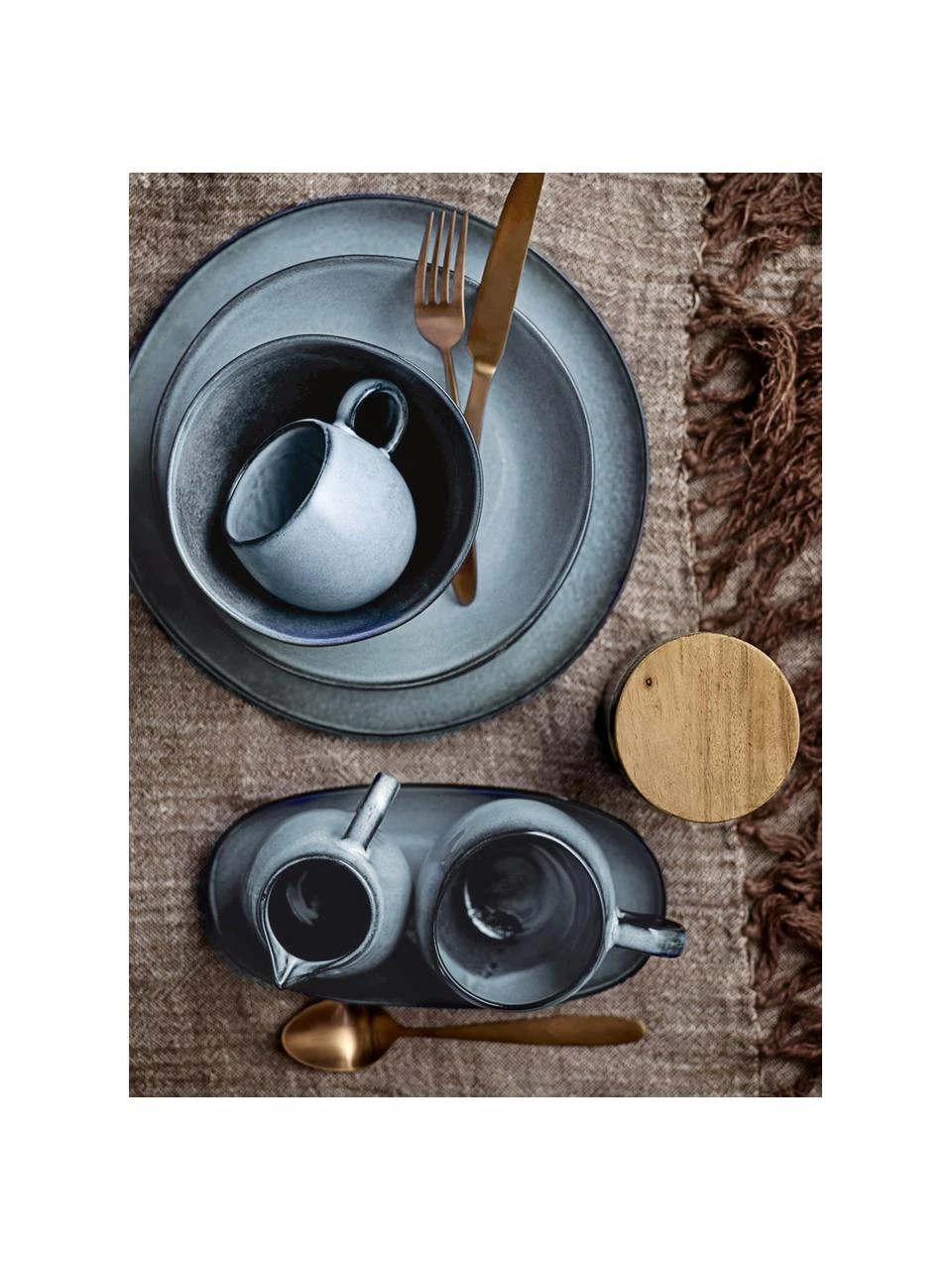 Bloomingville Handgemachte Steingut-Tasse Sandrine in Blautönen, Ø 10 x H 10 cm, 400 ml 2 Bloomingville Handgemachte Steingut-Tasse Sandrine in Blautönen, Ø 10 x H 10 cm, 400 ml – Bild 2