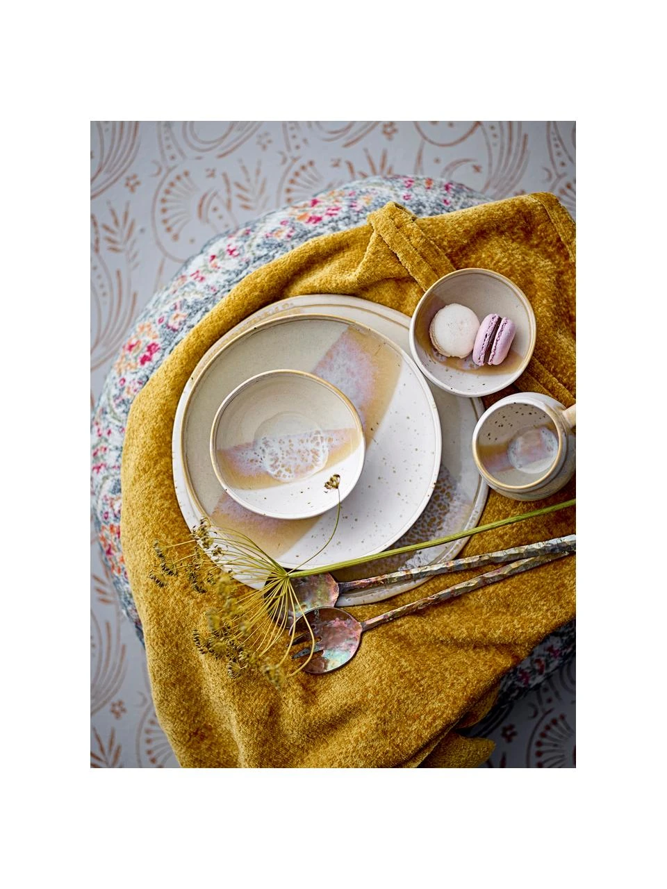 Bloomingville Handgemachte Tasse April mit effektvollen Farbverläufen, Ø 9 x H 8 cm, 275 ml 2 Bloomingville Handgemachte Tasse April mit effektvollen Farbverläufen, Ø 9 x H 8 cm, 275 ml – Bild 2