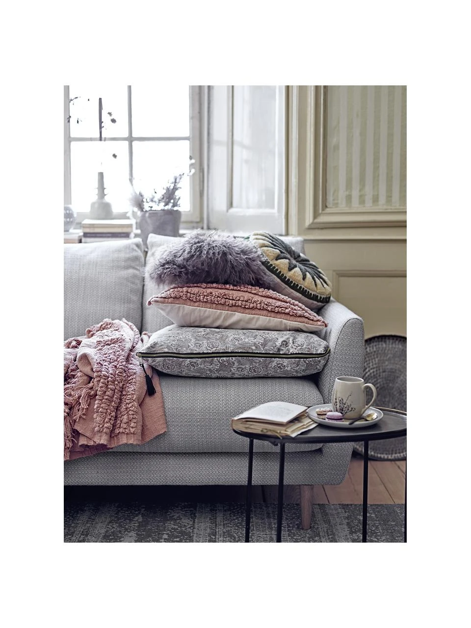 Bloomingville Handgemachte Tasse Bea mit Gräser-Motiv, Ø 10 x H 11 cm, 400 ml 2 Bloomingville Handgemachte Tasse Bea mit Gräser-Motiv, Ø 10 x H 11 cm, 400 ml – Bild 2