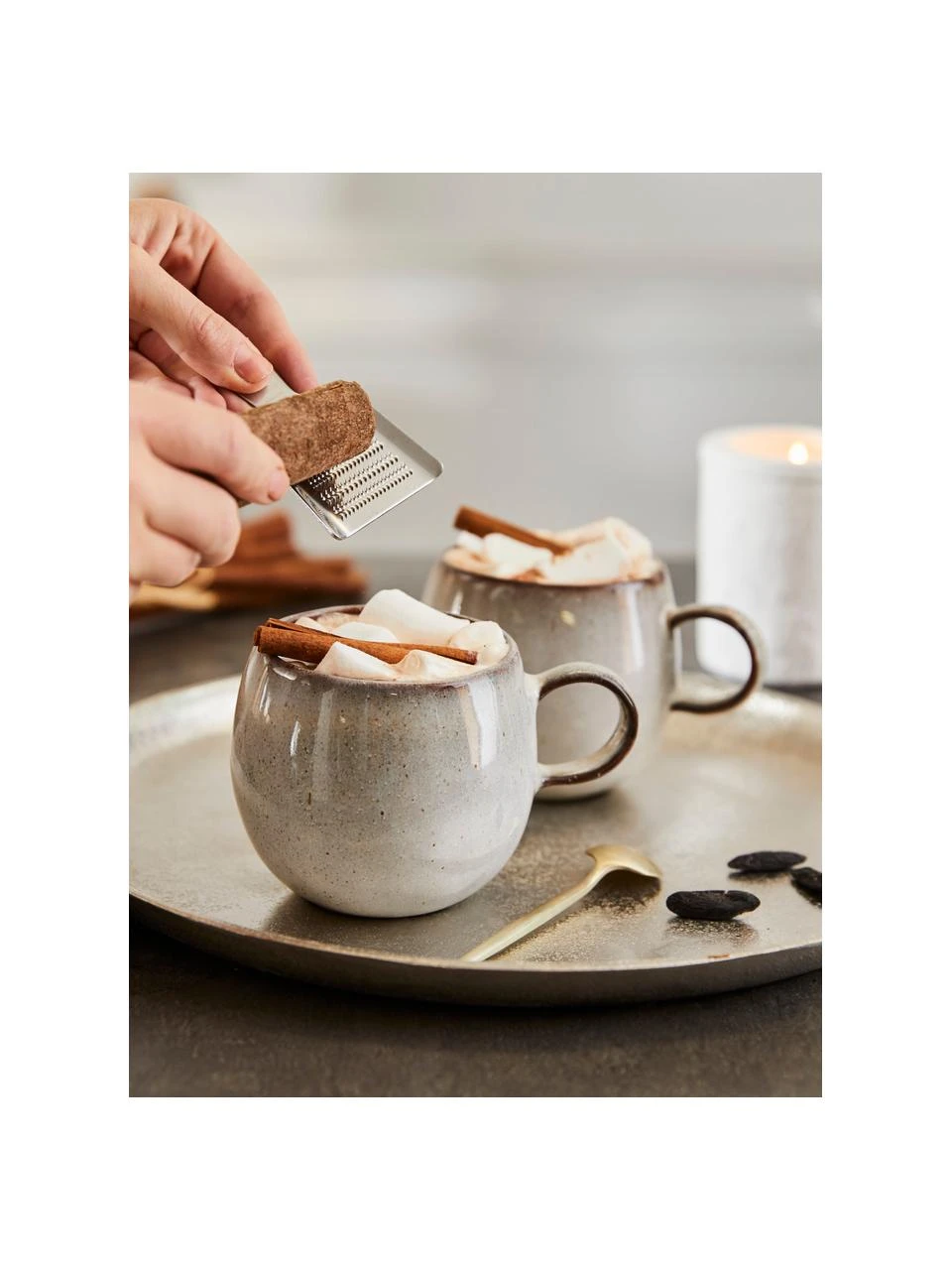 Bloomingville Handgemachte Tasse Sandrine in Beige, Ø 10 x H 10 cm, 400 ml 2 Bloomingville Handgemachte Tasse Sandrine in Beige, Ø 10 x H 10 cm, 400 ml – Bild 2