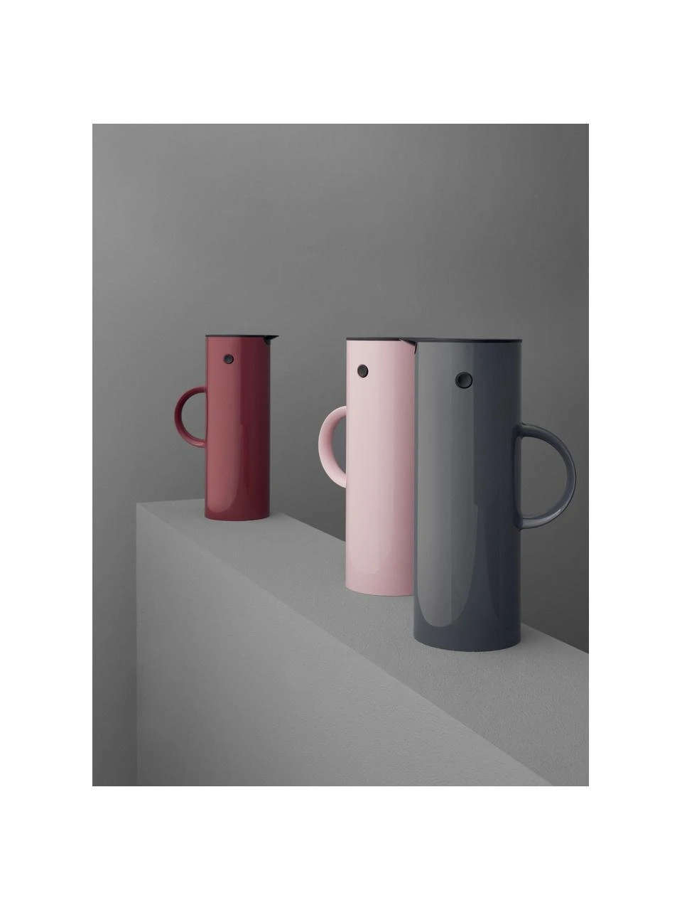 Stelton Isolierkanne EM77 in Grau glänzend, 1 L 2 Stelton Isolierkanne EM77 in Grau glänzend, 1 L – Bild 2