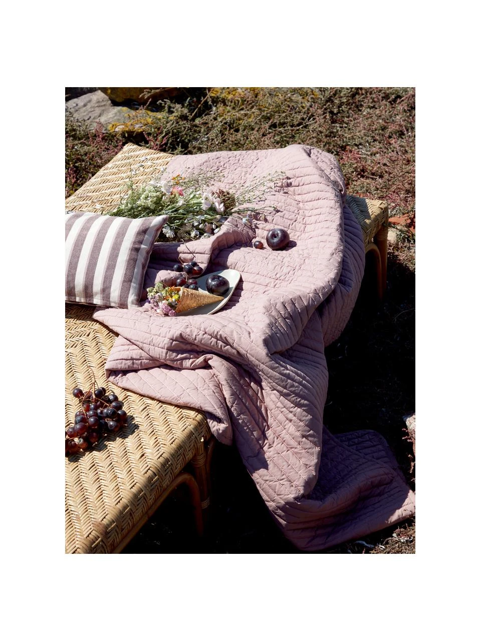 Broste Copenhagen Kleine Steingut-Servierplatte Limfjord in organischer Form, L 24 x B 15 cm, L 24 x H 2 cm 4 Broste Copenhagen Kleine Steingut-Servierplatte Limfjord in organischer Form, L 24 x B 15 cm, L 24 x H 2 cm – Bild 4