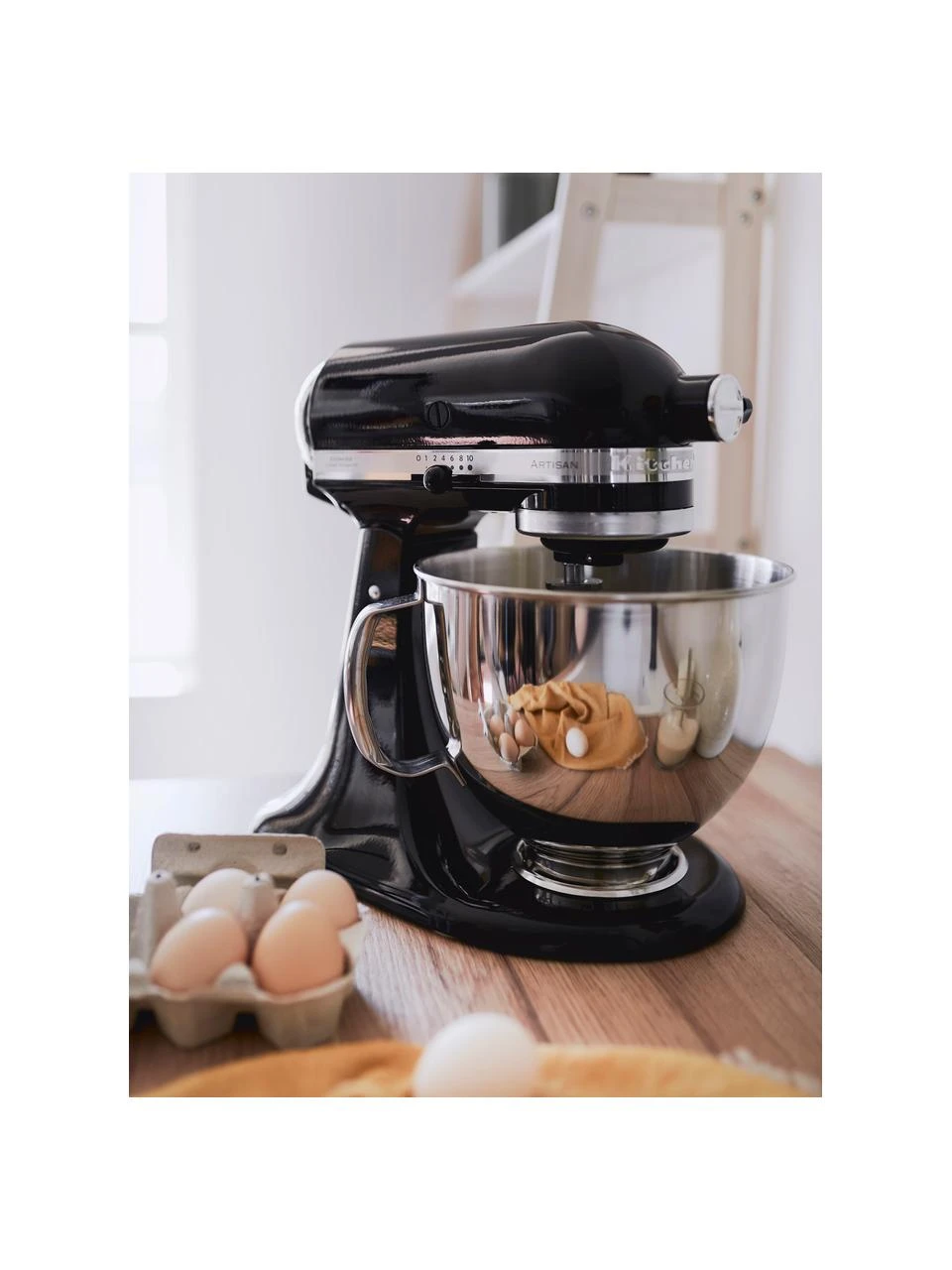 Küchenmaschine Artisan, Gehäuse: Zinkdruckguss, Schüssel: Edelstahl, Schwarz, B 37 x T 24 cm KitchenAid Küchenmaschine Artisan, B 37 x T 24 cm -Küche Geschäft Kuchenmaschine Artisan 1