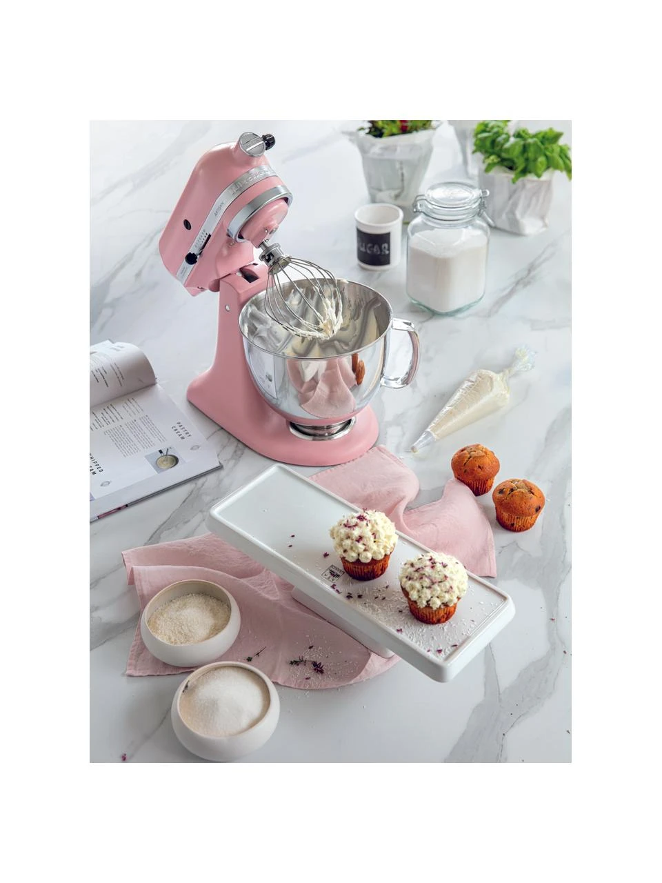 KitchenAid Küchenmaschine Artisan in Rosa, B 37 x H 36 cmNur noch wenige verfügbar 2 KitchenAid Küchenmaschine Artisan in Rosa, B 37 x H 36 cmNur noch wenige verfügbar – Bild 2