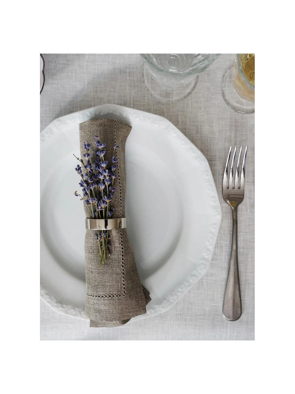 Erika Vaitkute Leinen-Servietten Alanta mit Hohlsaum, 6 Stück, B 42 x L 42 cmNur noch 1 Artikel verfügbar 5 Erika Vaitkute Leinen-Servietten Alanta mit Hohlsaum, 6 Stück, B 42 x L 42 cmNur noch 1 Artikel verfügbar – Bild 5