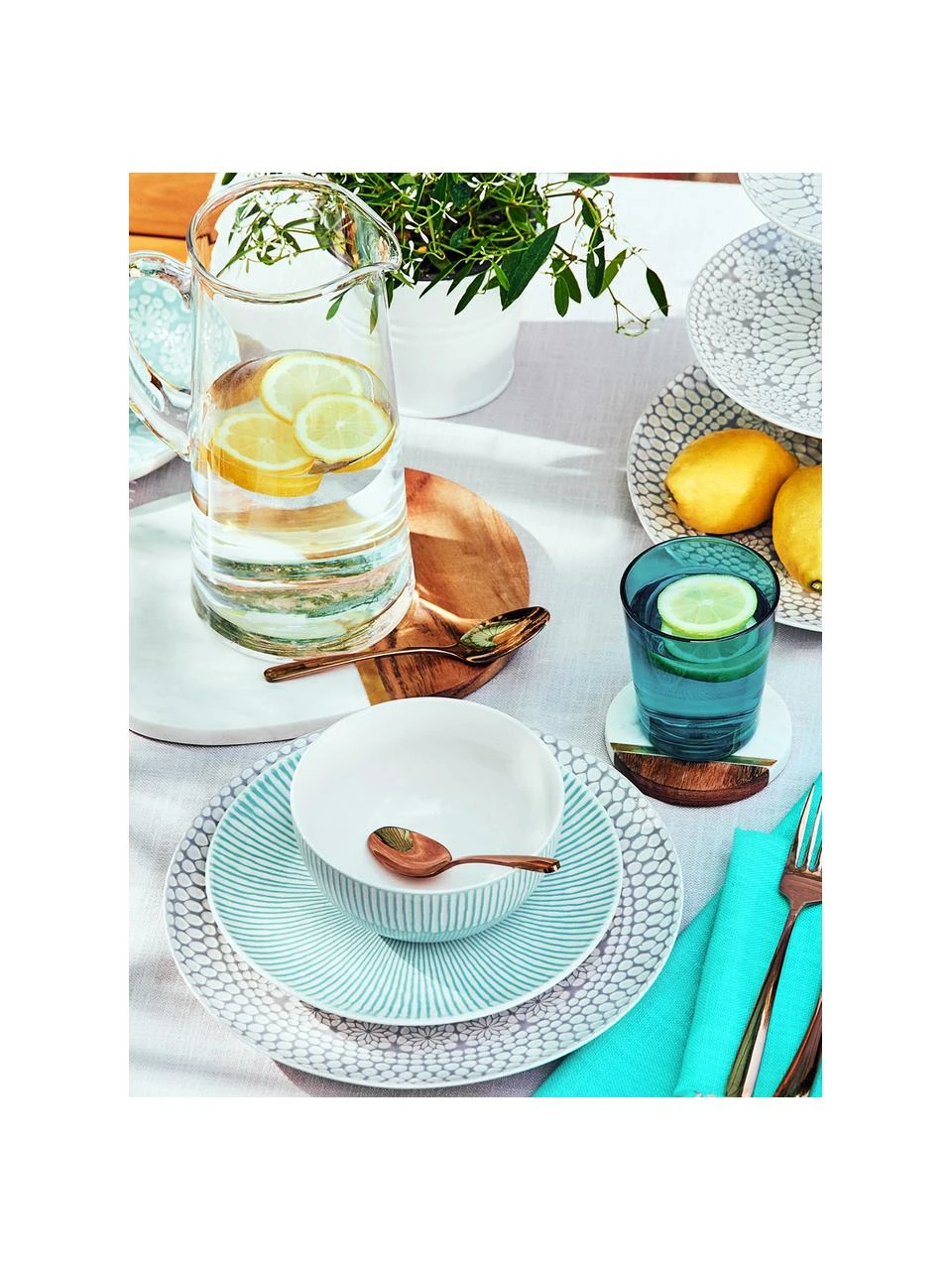 BUTLERS Marmor-Untersetzer Luxory Kitchen mit Holzdetails, 4 Stück, Ø 10 x H 2 cmNur noch wenige verfügbar 5 BUTLERS Marmor-Untersetzer Luxory Kitchen mit Holzdetails, 4 Stück, Ø 10 x H 2 cmNur noch wenige verfügbar – Bild 5