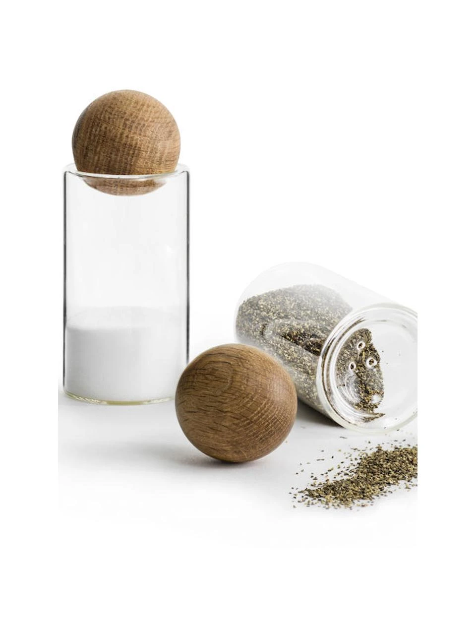Mundgeblasene Salz- und Pfefferstreuer Eden mit Holzdeckel, 2er-Set, Ø 5 x H 12 cm 2 Mundgeblasene Salz- und Pfefferstreuer Eden mit Holzdeckel, 2er-Set, Ø 5 x H 12 cm – Bild 2