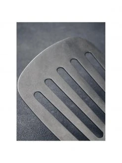 Nicolas Vahé Pfannenschaufel Daily in Silber mit mattem Finish, L 32 cm 3 Nicolas Vahé Pfannenschaufel Daily in Silber mit mattem Finish, L 32 cm -Küche Geschäft Pfannenschaufel Daily in Silber mit mattem Finish 3