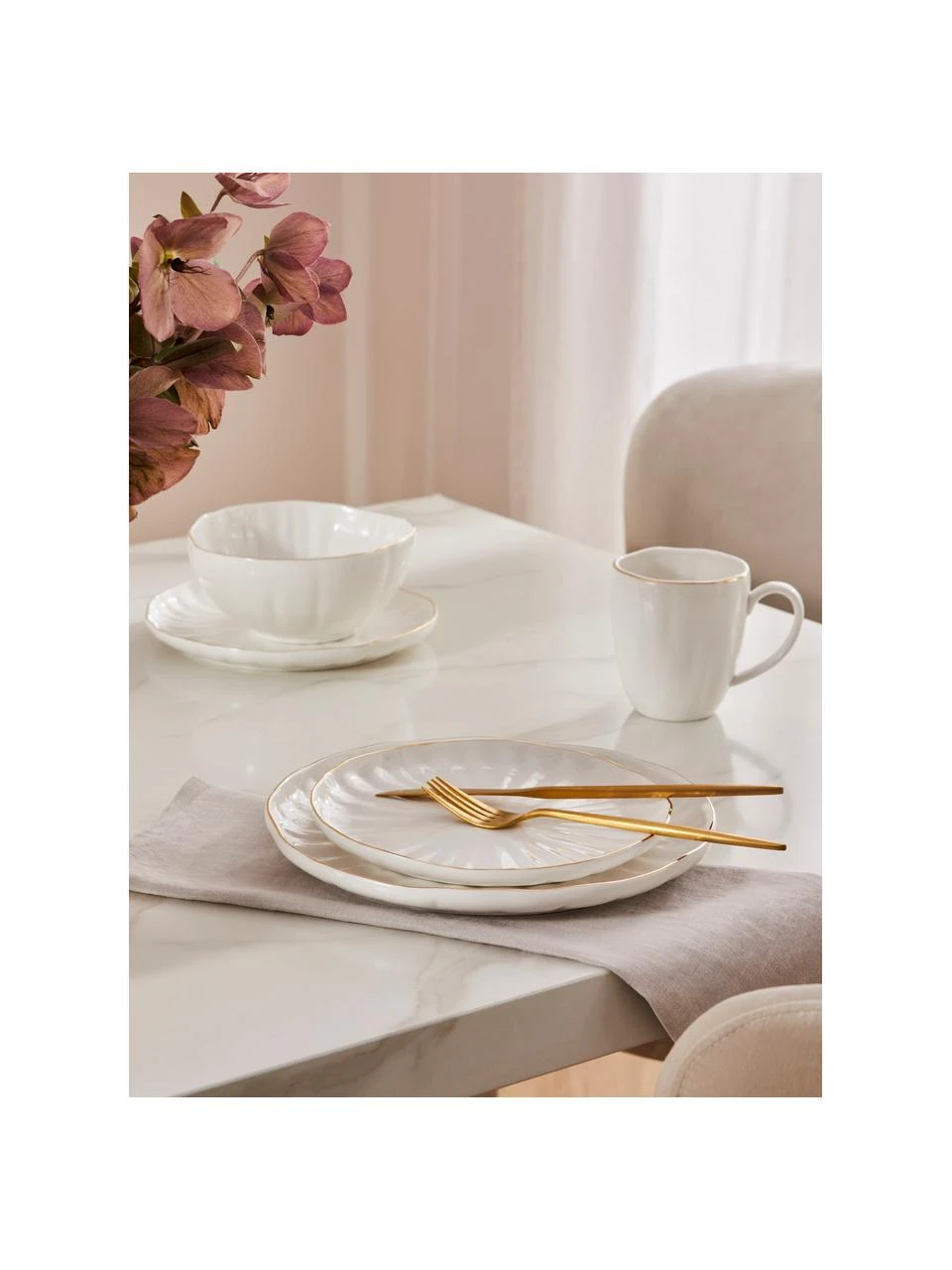 Porzellan Frühstücks-Set Sali mit goldenem Rand und Relief, 4 Personen (12-tlg.), Porzellan, Weiß, 4 Personen (12-tlg.) Westwing Collection Porzellan Frühstücks-Set Sali mit goldenem Rand und Relief, 4 Personen (12-tlg.) -Küche Geschäft Porzellan Fruhstucks Set Sali mit goldenem Rand und Relief 4 Personen 12 tlg 1