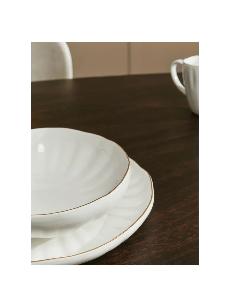 Westwing Collection Porzellan Geschirr-Set Sali mit goldenem Rand und Relief, 4 Personen (12-tlg.) 3 Westwing Collection Porzellan Geschirr-Set Sali mit goldenem Rand und Relief, 4 Personen (12-tlg.) – Bild 3