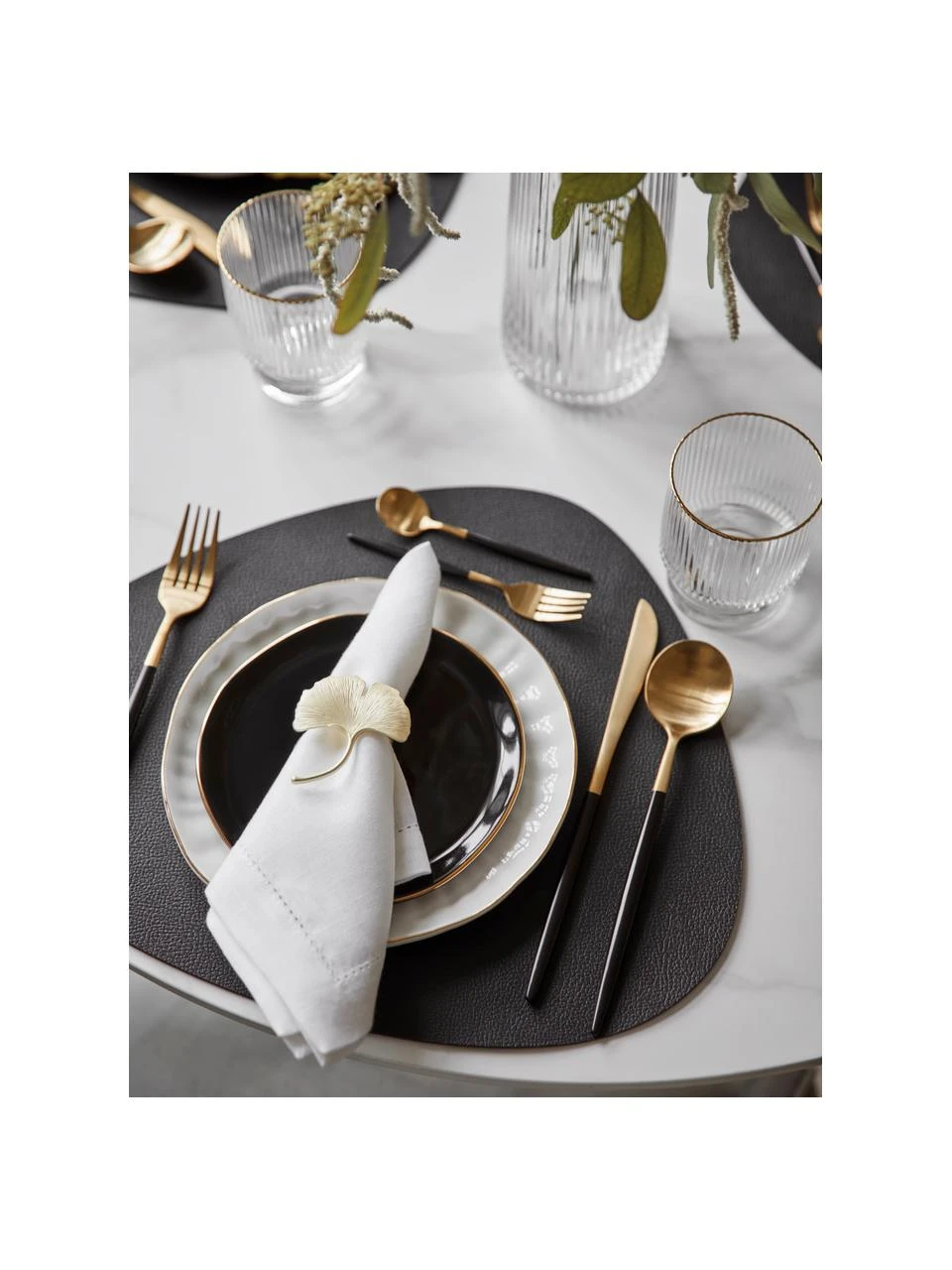 Westwing Collection Porzellan Geschirr-Set Sali mit goldenem Rand und Relief, 4 Personen (12-tlg.) 4 Westwing Collection Porzellan Geschirr-Set Sali mit goldenem Rand und Relief, 4 Personen (12-tlg.) – Bild 4