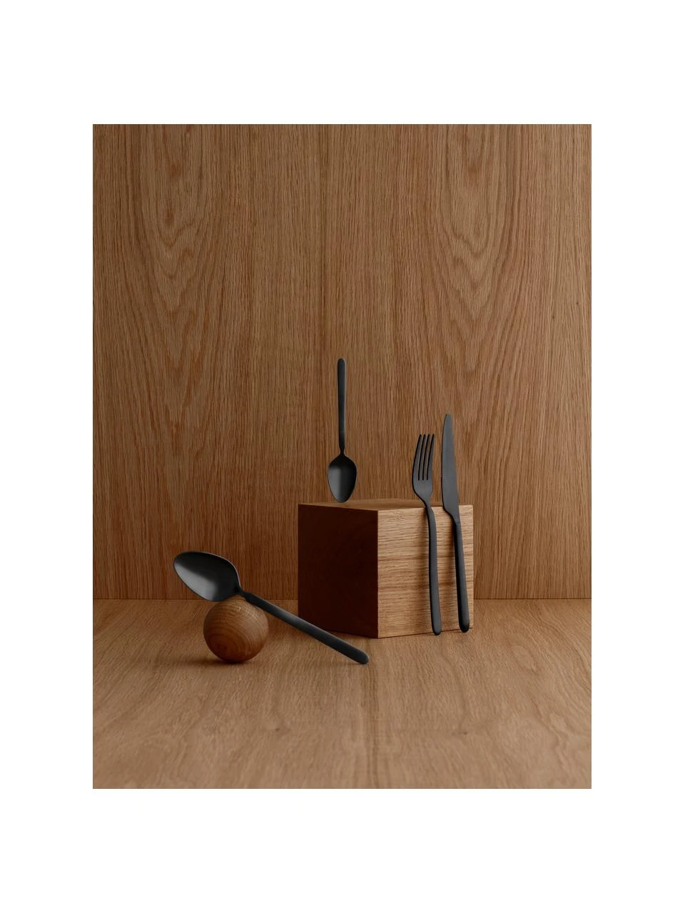 Schwarzes Besteck-Set Stella, 4 Personen (16-tlg.), Edelstahl Das Besteck ist aus Edelstahl gefertigt. Somit ist es langlebig, rostet nicht und ist resistent gegen Bakterien., Schwarz, matt gebürstet, 4 Personen (16-tlg.) Blomus Schwarzes Besteck-Set Stella, 4 Personen (16-tlg.) -Küche Geschäft Schwarzes Besteck Set Stella 4 Personen 16 tlg 1