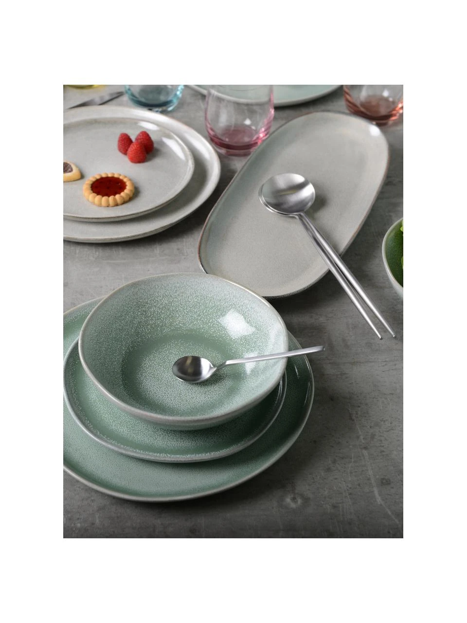 Silberfarbenes Salatbesteck Kioto mit mattem Finish, 2er-Set, L 30 cm 2 Silberfarbenes Salatbesteck Kioto mit mattem Finish, 2er-Set, L 30 cm – Bild 2