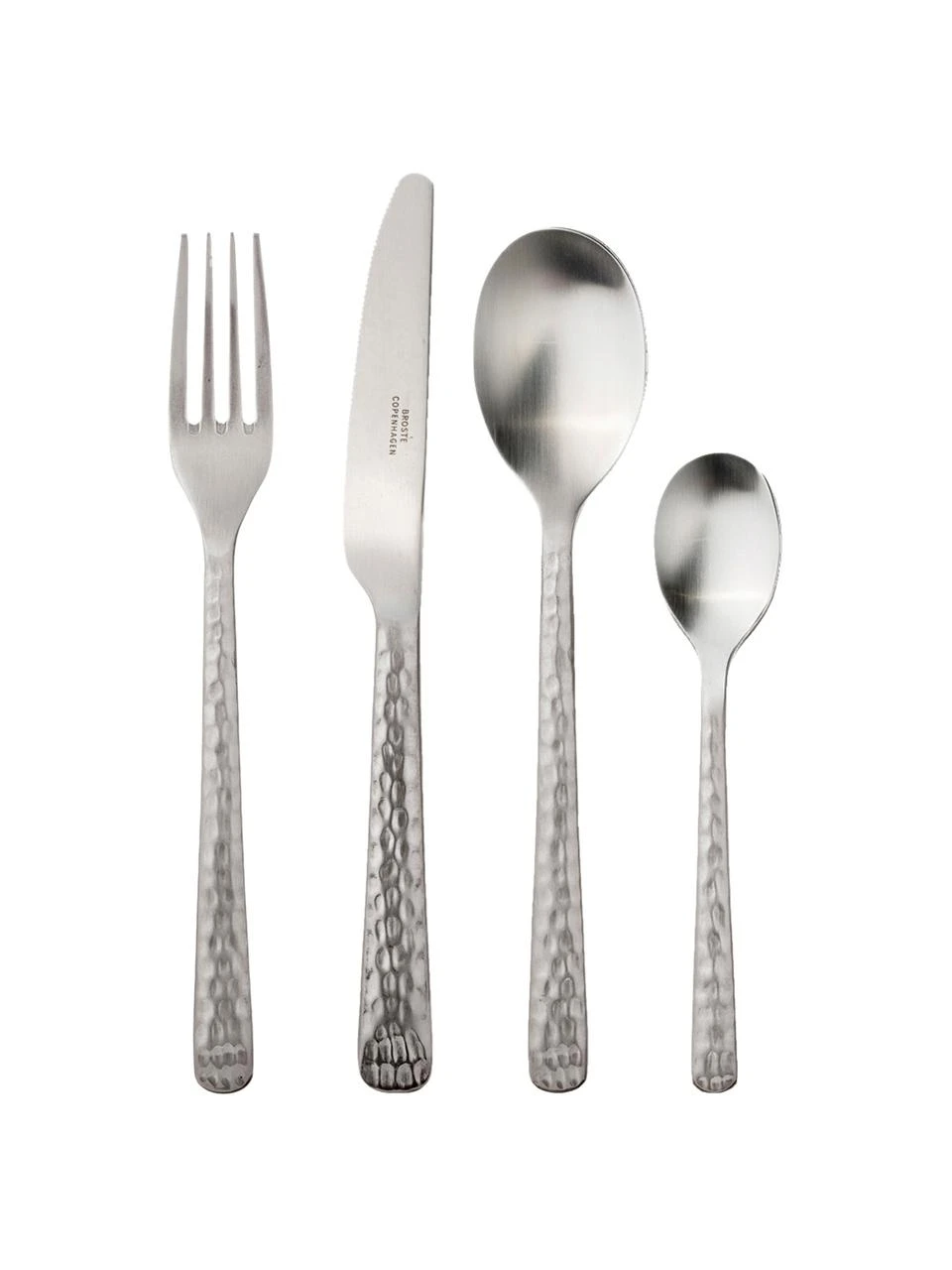 Silbernes Besteck-Set Hune mit gehämmerten Griffen, 4 Personen (16-tlg.), Rostfreier Stahl 18/8, gebürstet, gehämmert, Stahl, L 24 cm Broste Copenhagen Silbernes Besteck-Set Hune mit gehämmerten Griffen, 4 Personen (16-tlg.), L 24 cm -Küche Geschäft Silbernes Besteck Set Hune mit gehammerten Griffen 4 Personen 16 tlg