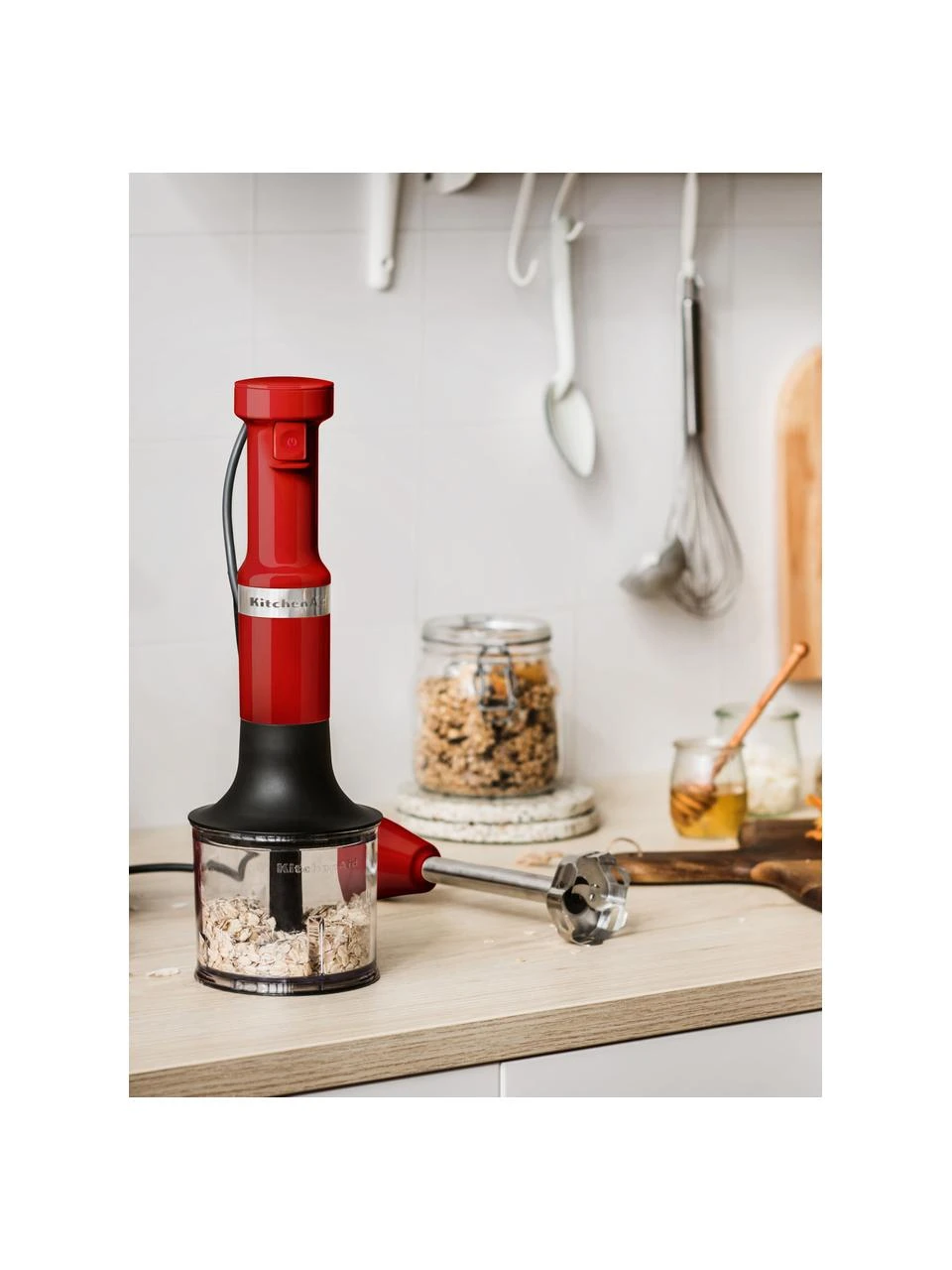 Stabmixer Artisan in Rot mit Zubehör, Gehäuse: Kunststoff, Behälter: Kunststoff, BPA-frei, Rot, glänzend, B 12 x H 41 cm KitchenAid Stabmixer Artisan in Rot mit Zubehör, B 12 x H 41 cm -Küche Geschäft Stabmixer Artisan in Rot mit Zubehor 5