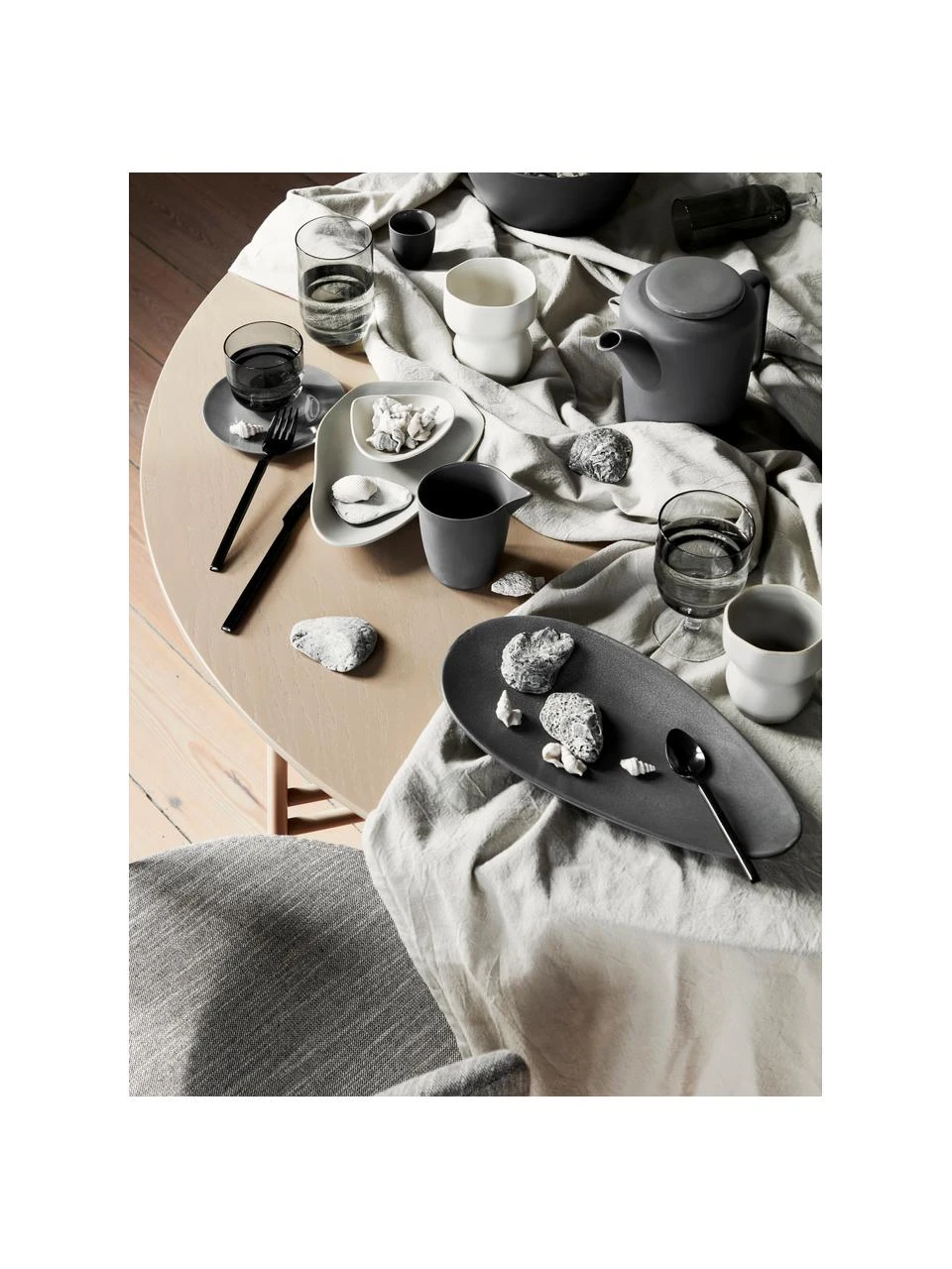 Broste Copenhagen Steingut-Becher Limfjord in organischer Form, in verschiedenen Größen, Ø 8 x H 9 cm, 200 ml 2 Broste Copenhagen Steingut-Becher Limfjord in organischer Form, in verschiedenen Größen, Ø 8 x H 9 cm, 200 ml – Bild 2