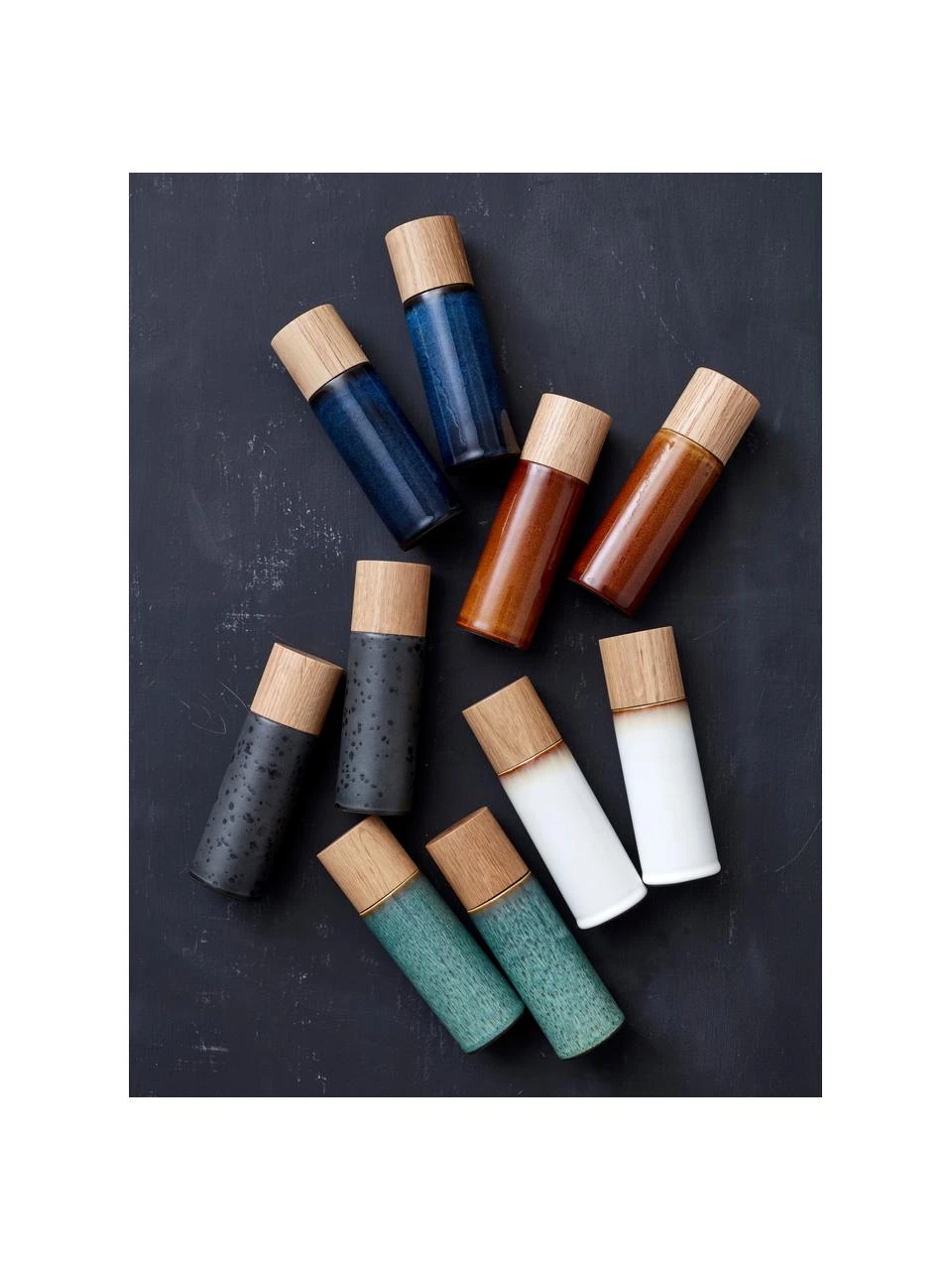 Steingut Salz- und Pfeffermühle Bizz mit Holzdeckel, 2er-Set, Deckel: Eichenholz, Mahlwerk: Keramik, Grüntöne, Beige, Holz, Ø 5 x H 17 cm Bitz Steingut Salz- und Pfeffermühle Bizz mit Holzdeckel, 2er-Set, Ø 5 x H 17 cmNur noch wenige verfügbar -Küche Geschäft Steingut Salz und Pfeffermuhle Bizz mit Holzdeckel 2er Set 7