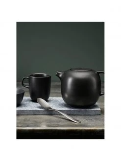 Eva Solo Tassen Nordic Kitchen aus Steingut in Schwarz matt, 4 Stück, Ø 8 cm, 300 mlNur noch wenige verfügbar 9 Eva Solo Tassen Nordic Kitchen aus Steingut in Schwarz matt, 4 Stück, Ø 8 cm, 300 mlNur noch wenige verfügbar -Küche Geschäft Tassen Nordic Kitchen aus Steingut in Schwarz matt 4 Stuck 4