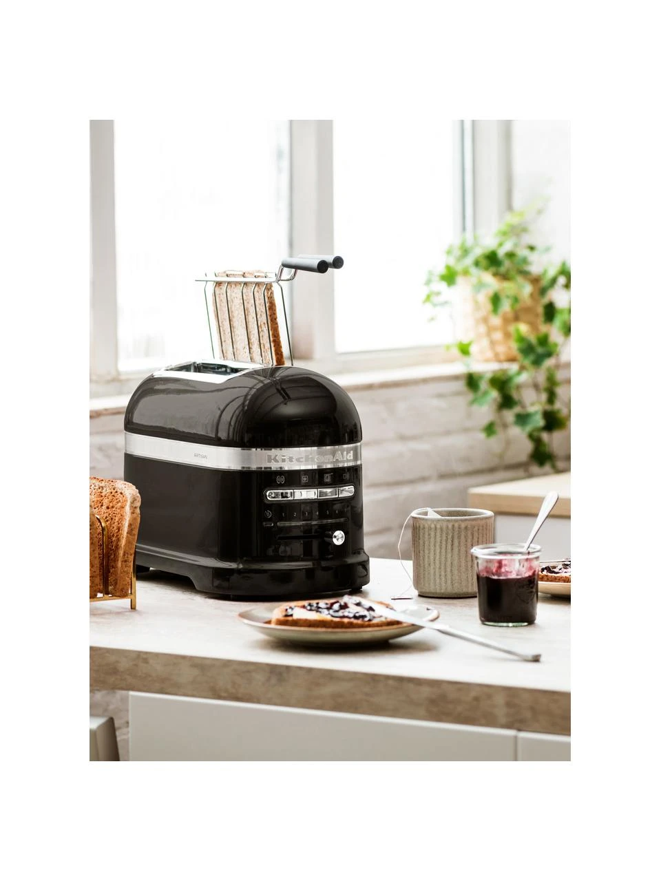 Toaster Artisan in Schwarz für 2-Scheiben, Gehäuse: Aluminiumdruckguss, Schwarz, matt, B 18 x H 23 cm KitchenAid Toaster Artisan in Schwarz für 2-Scheiben, B 18 x H 23 cm -Küche Geschäft Toaster Artisan in Schwarz fur 2 Scheiben 1